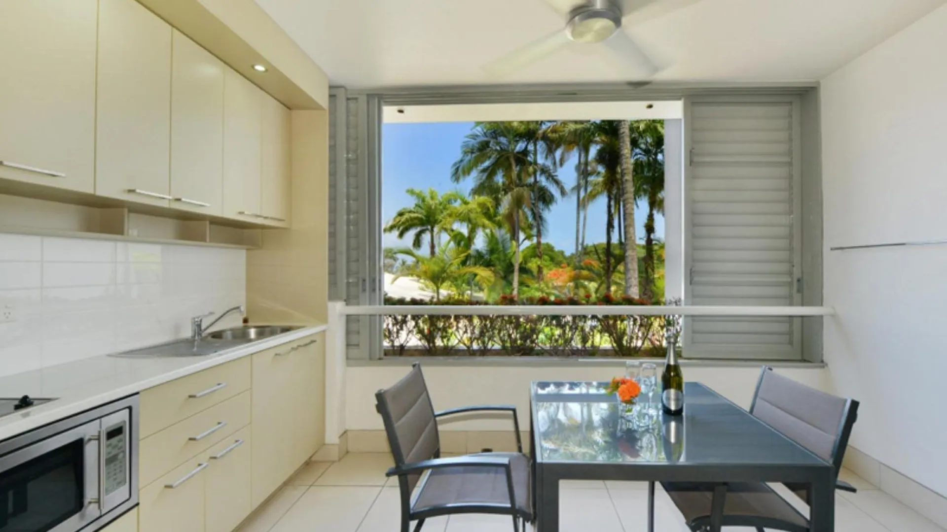 Club Tropical Resort - Official Onsite Reception & Check In Port Douglas