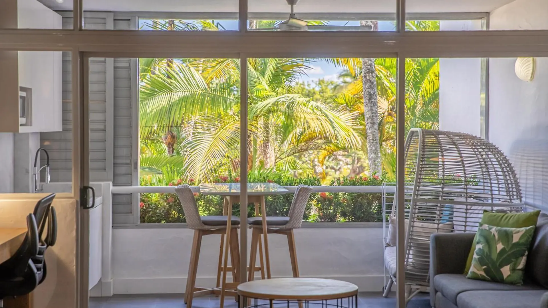 Club Tropical Resort - Official Onsite Reception & Check In Port Douglas Australia