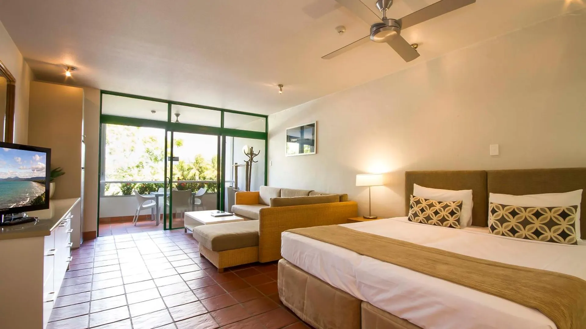 Club Tropical Resort - Official Onsite Reception & Check In Port Douglas Australia
