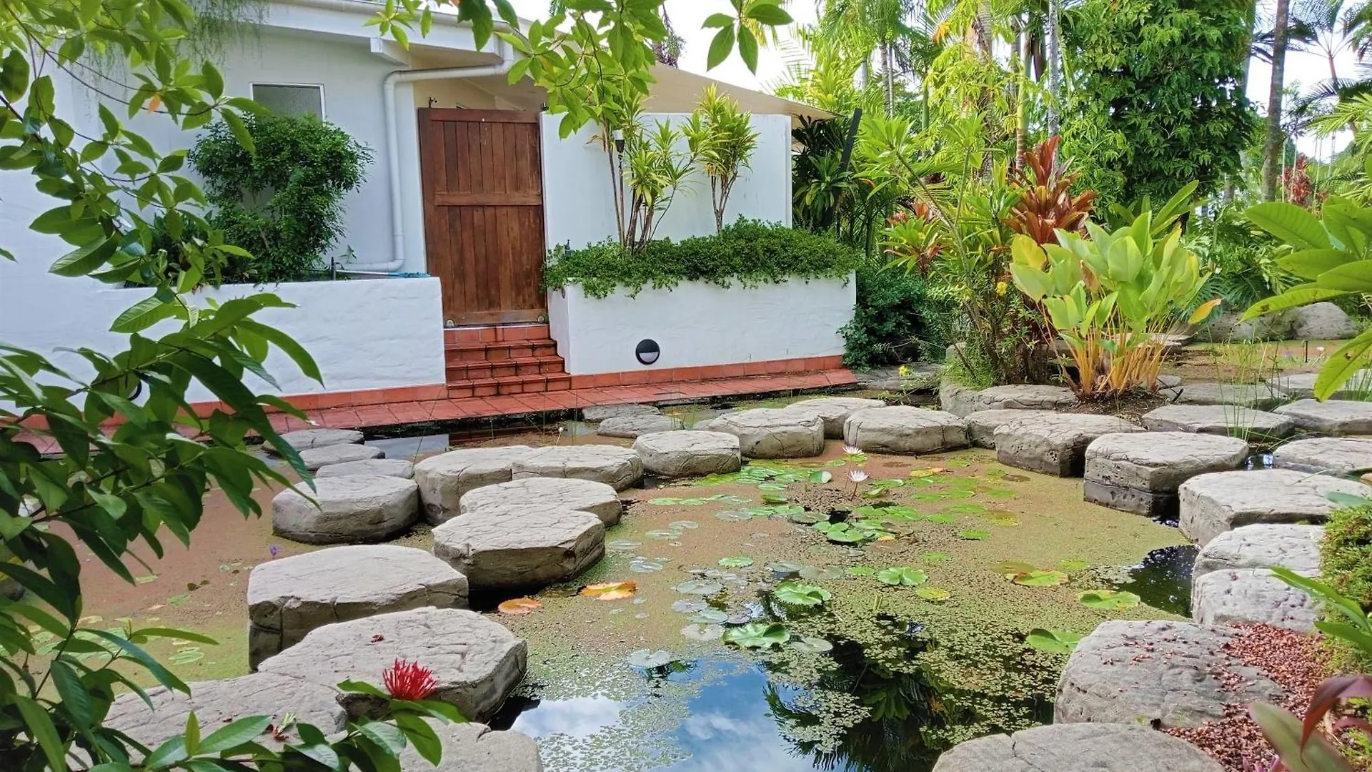 Aparthotel Club Tropical Resort - Official Onsite Reception & Check In Port Douglas