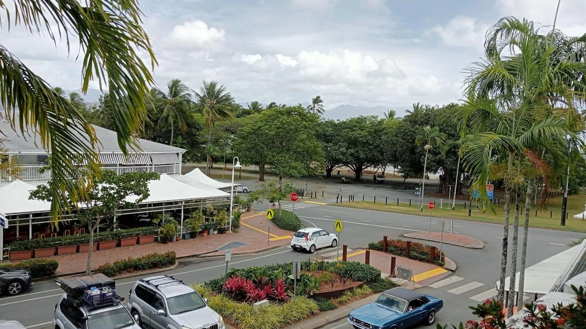 Club Tropical Resort - Official Onsite Reception & Check In Port Douglas Australia