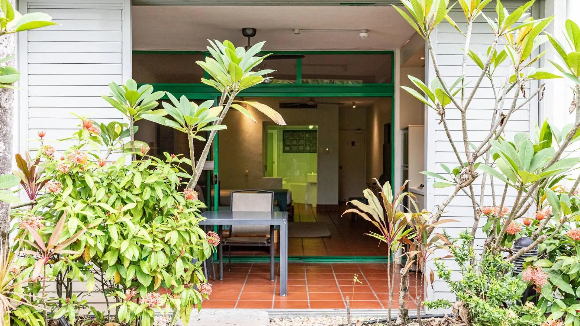 Club Tropical Resort - Official Onsite Reception & Check In Port Douglas