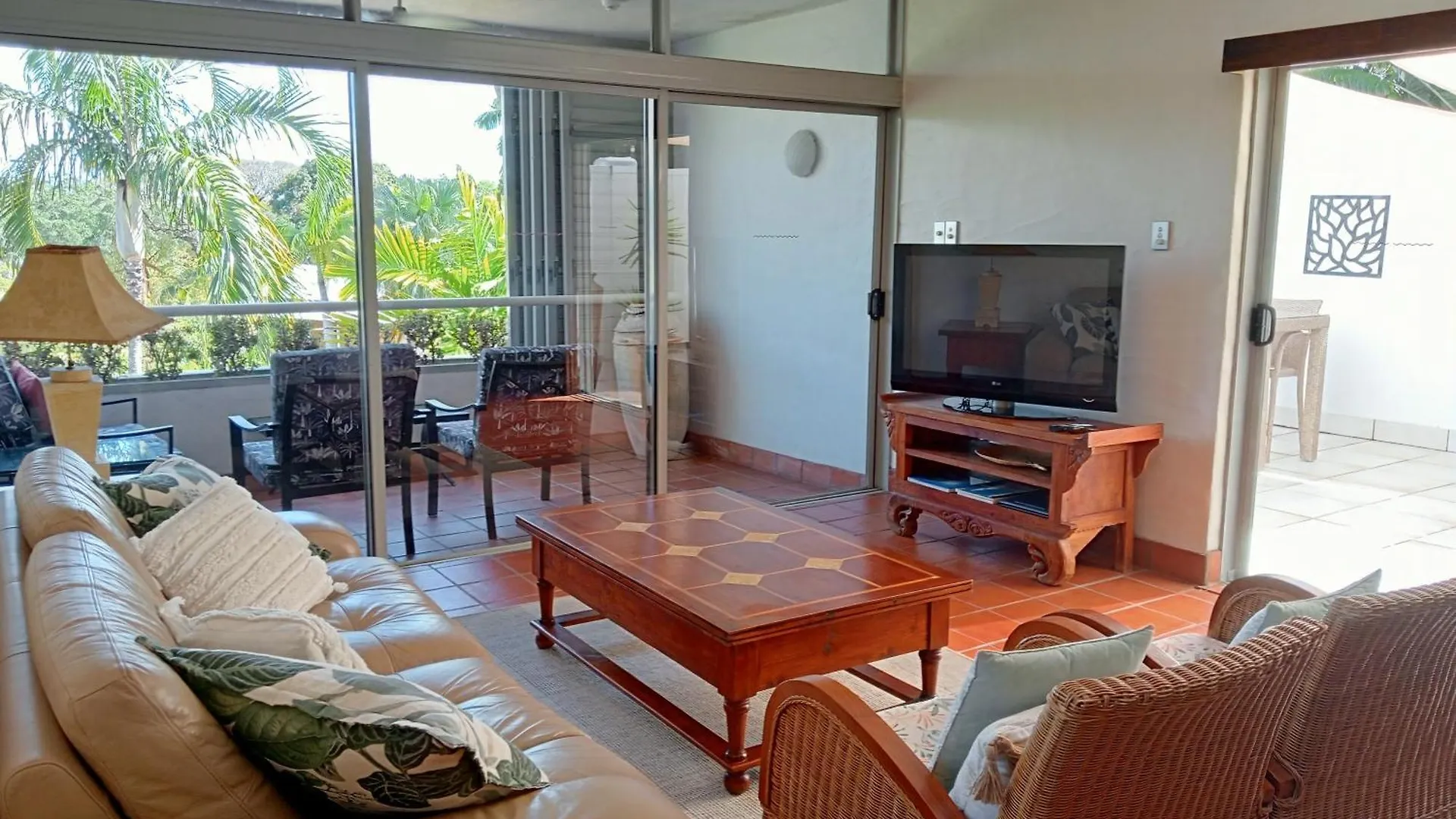 Club Tropical Resort - Official Onsite Reception & Check In Port Douglas Australia