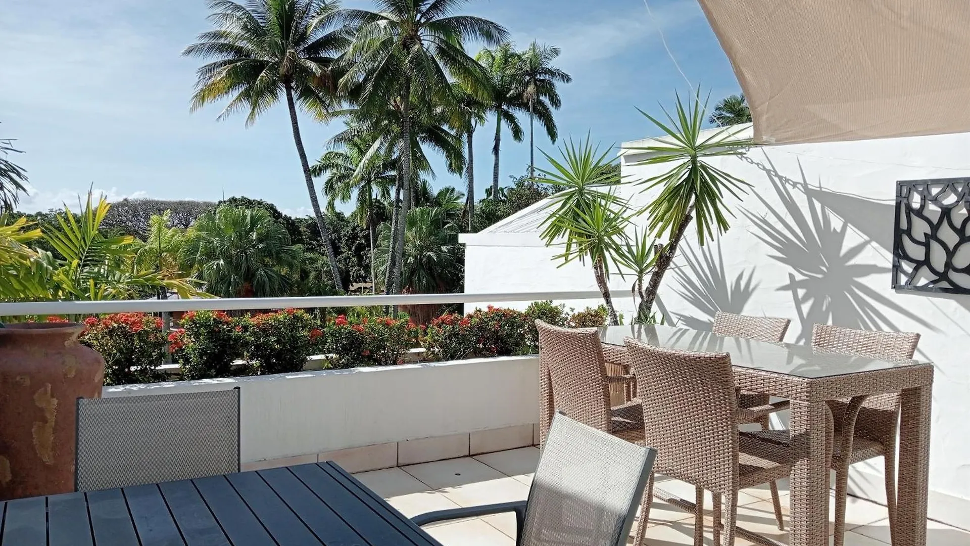 Club Tropical Resort - Official Onsite Reception & Check In Port Douglas Aparthotel