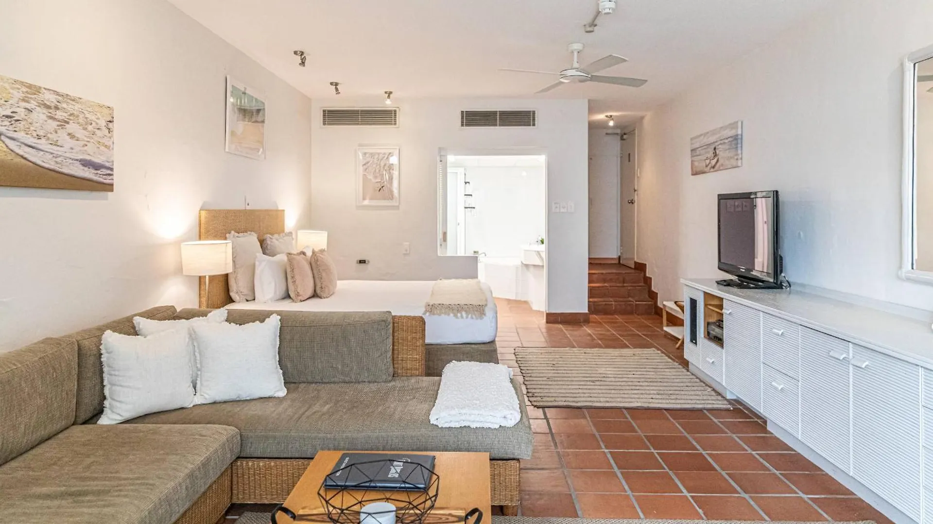 Club Tropical Resort - Official Onsite Reception & Check In Port Douglas 4*,  Australia