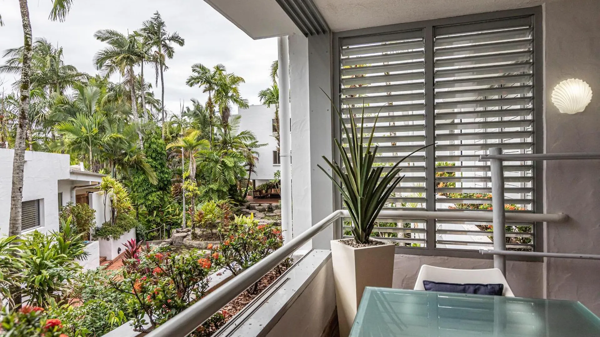 Aparthotel Club Tropical Resort - Official Onsite Reception & Check In Port Douglas