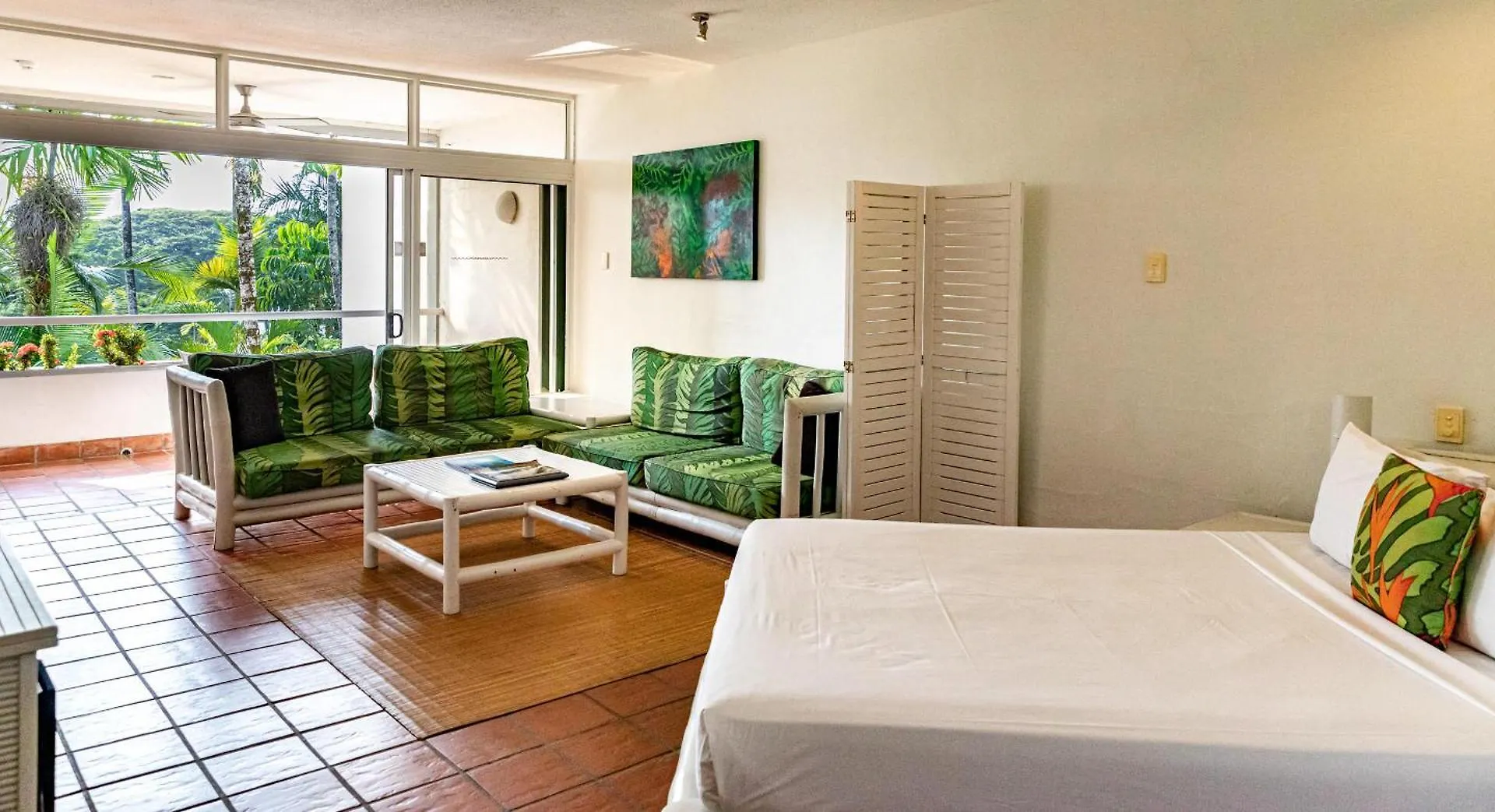 **** Aparthotel Club Tropical Resort - Official Onsite Reception & Check In Port Douglas Australia