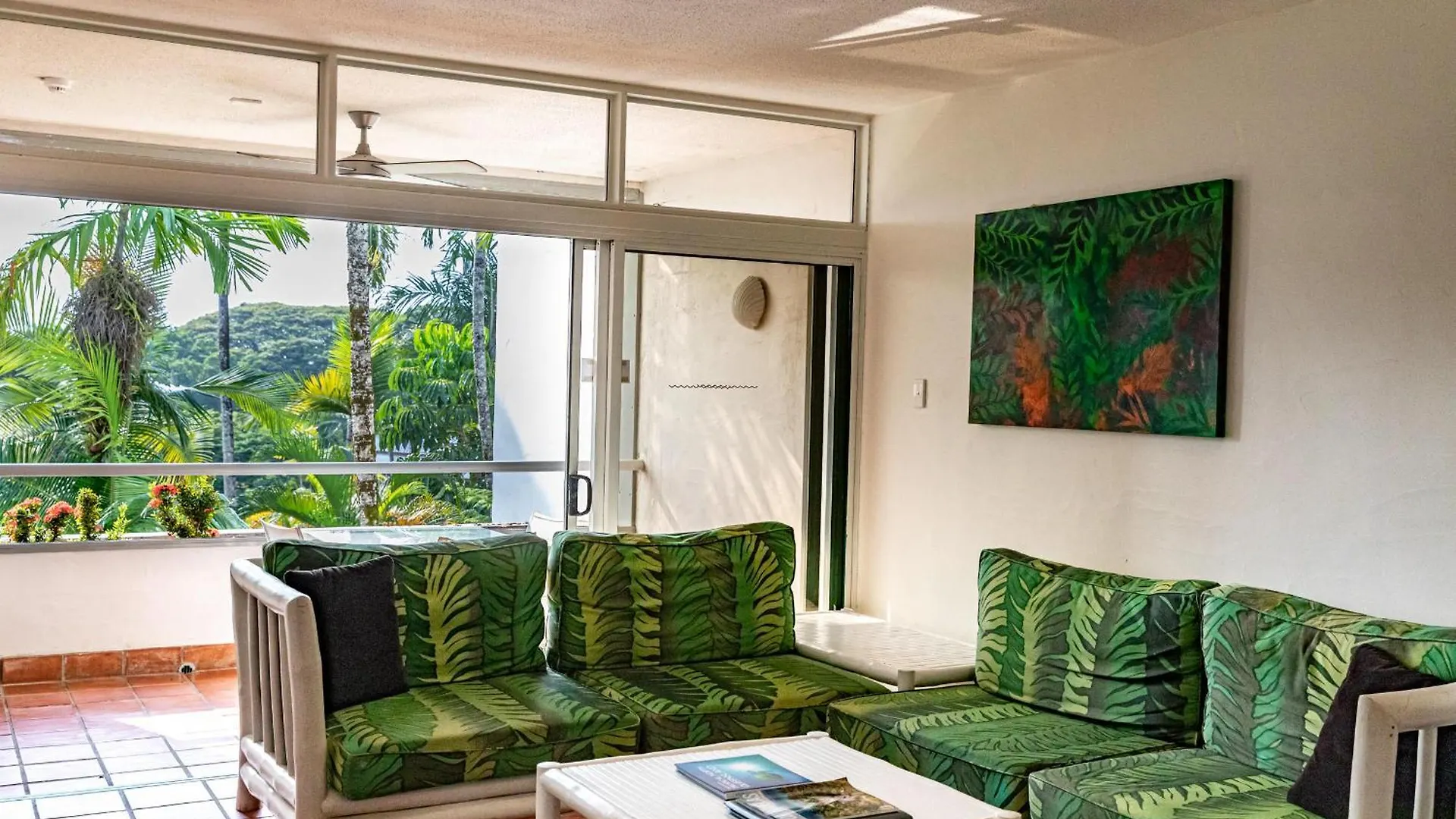 Aparthotel Club Tropical Resort - Official Onsite Reception & Check In Port Douglas