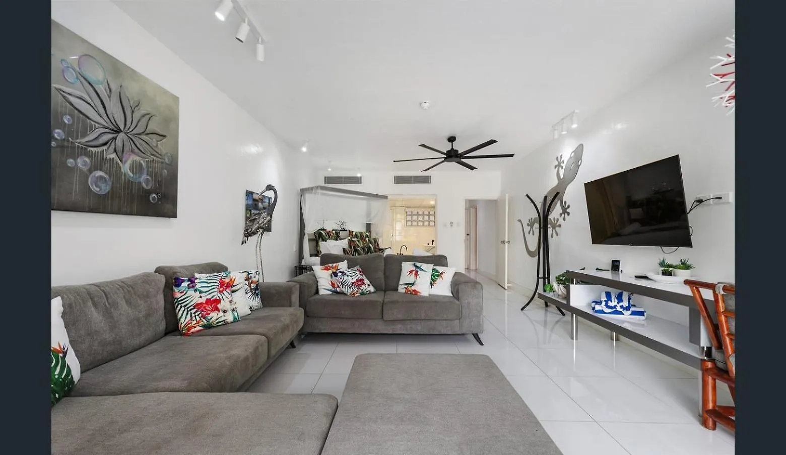 Aparthotel Club Tropical Resort - Official Onsite Reception & Check In Port Douglas