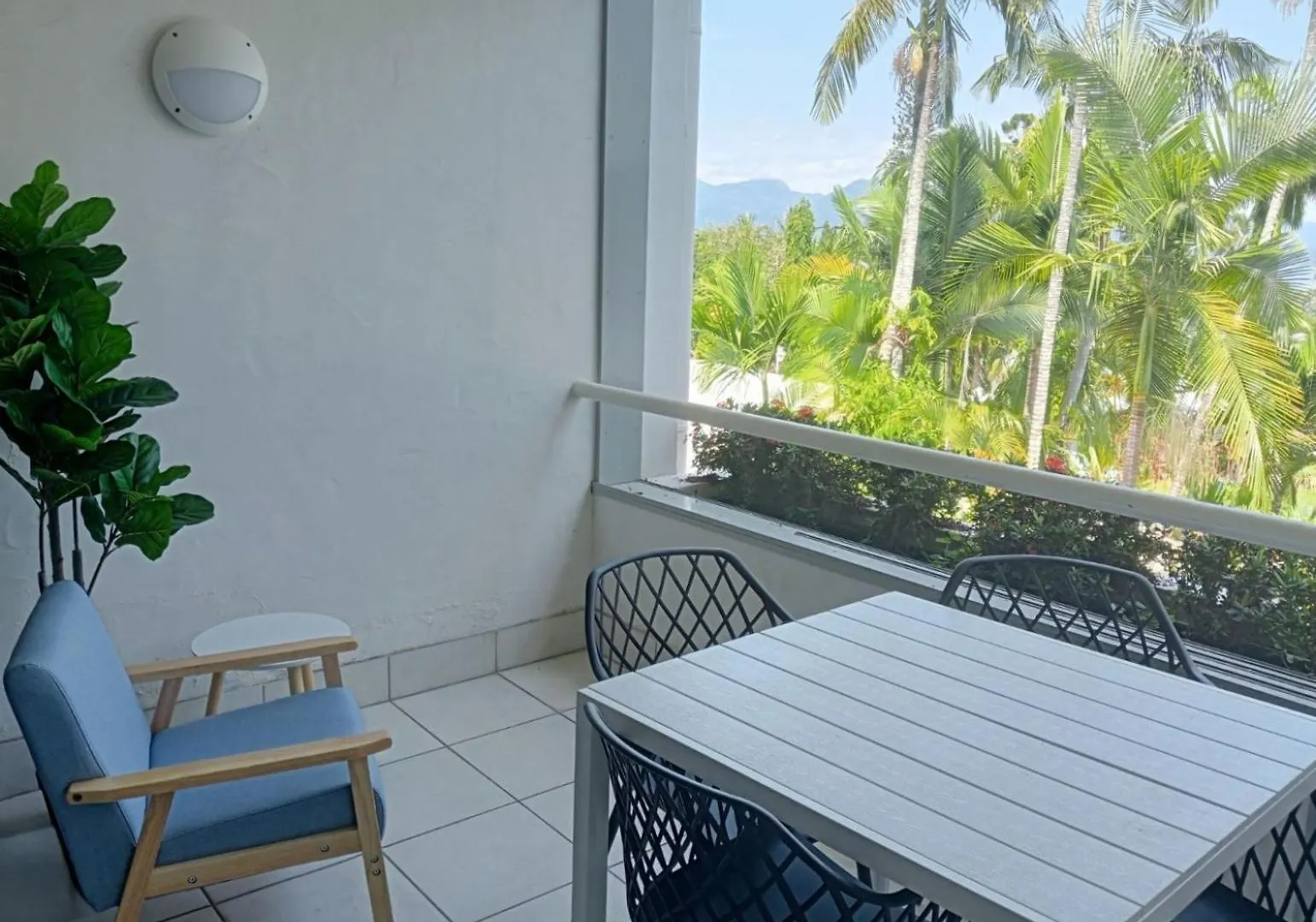 Club Tropical Resort - Official Onsite Reception & Check In Port Douglas Australia